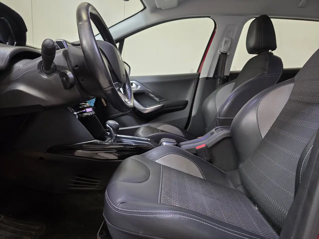 Peugeot 2008 - 9