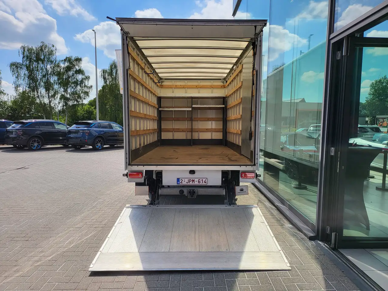 Mercedes-Benz Sprinter - 10