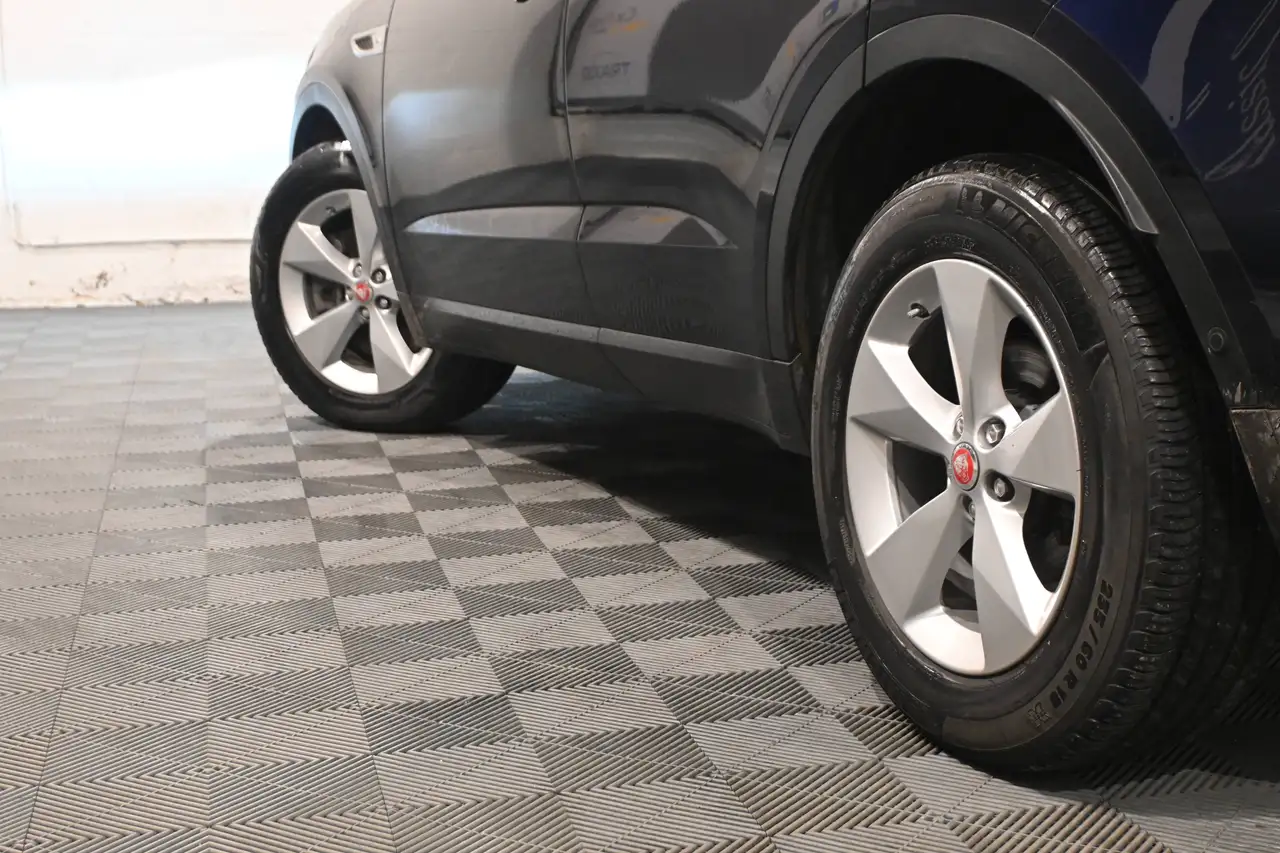 Jaguar E-Pace - 9