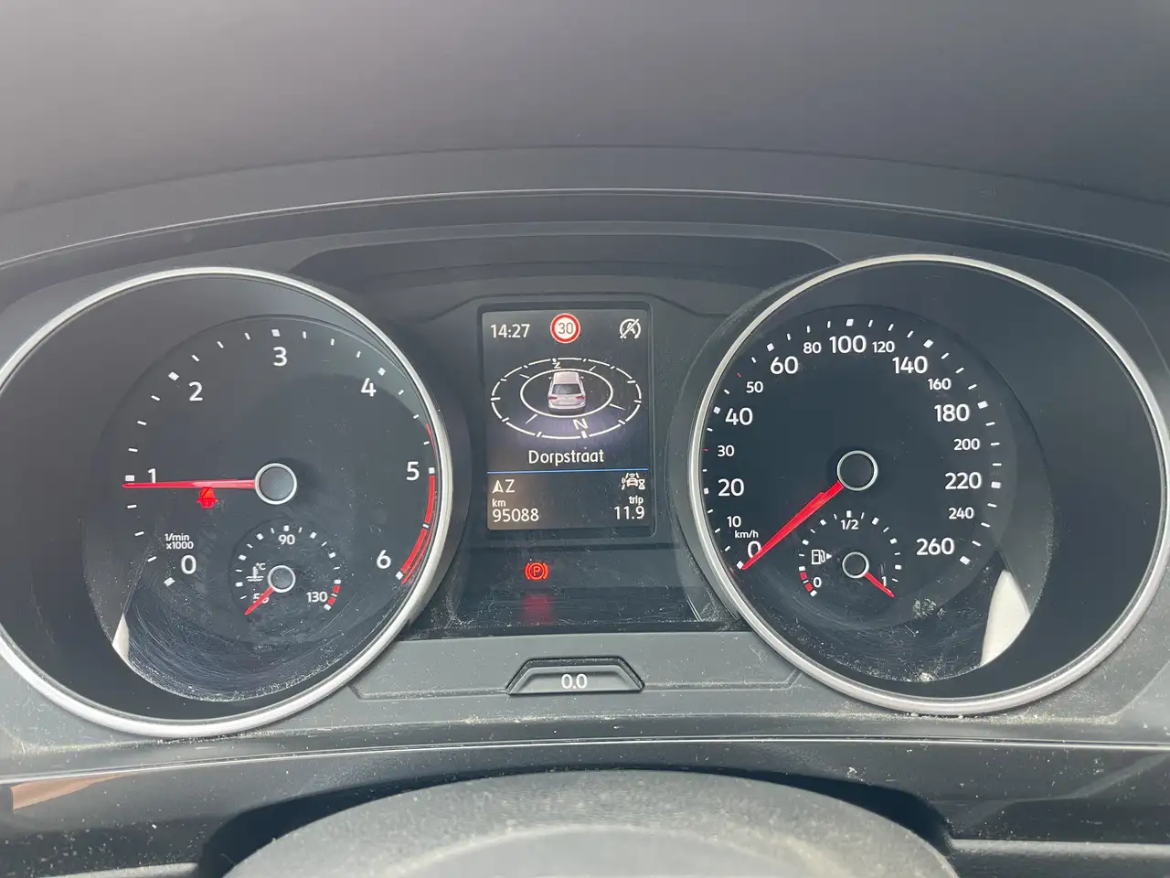 Volkswagen Tiguan - 12