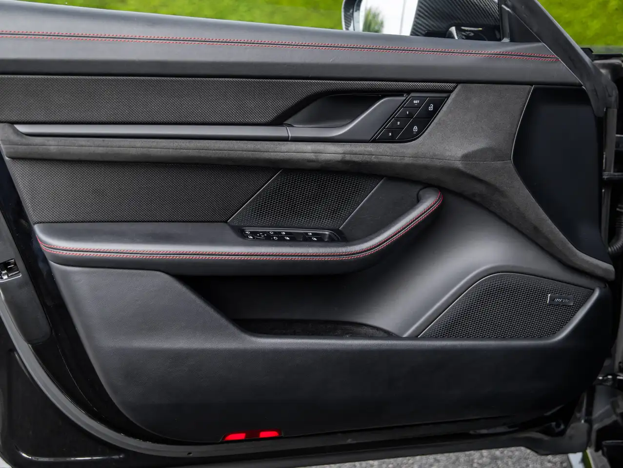 Porsche Taycan - 6
