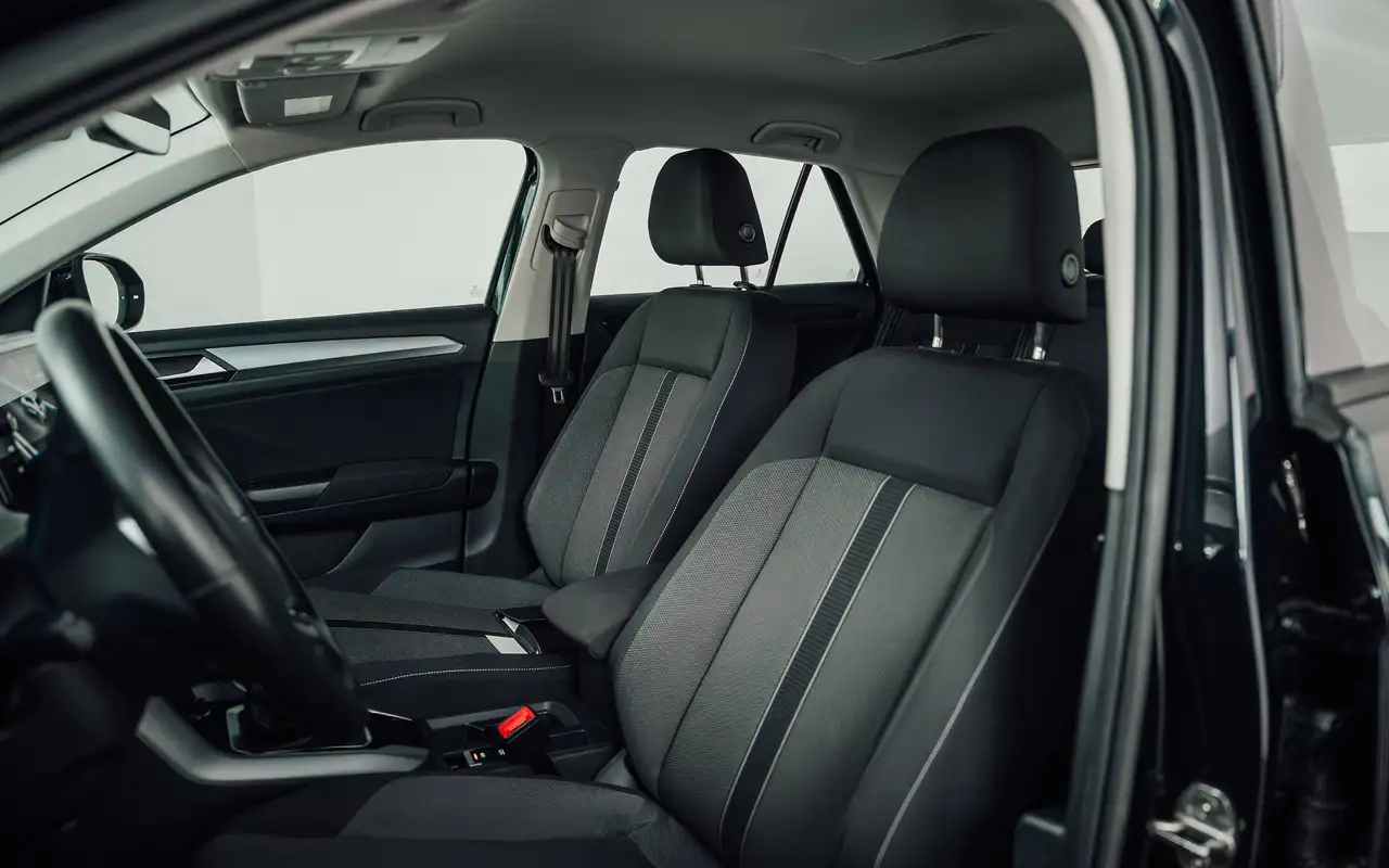 Volkswagen T-Roc - 11