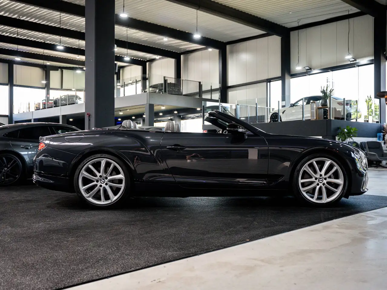 Bentley Continental GTC - 5