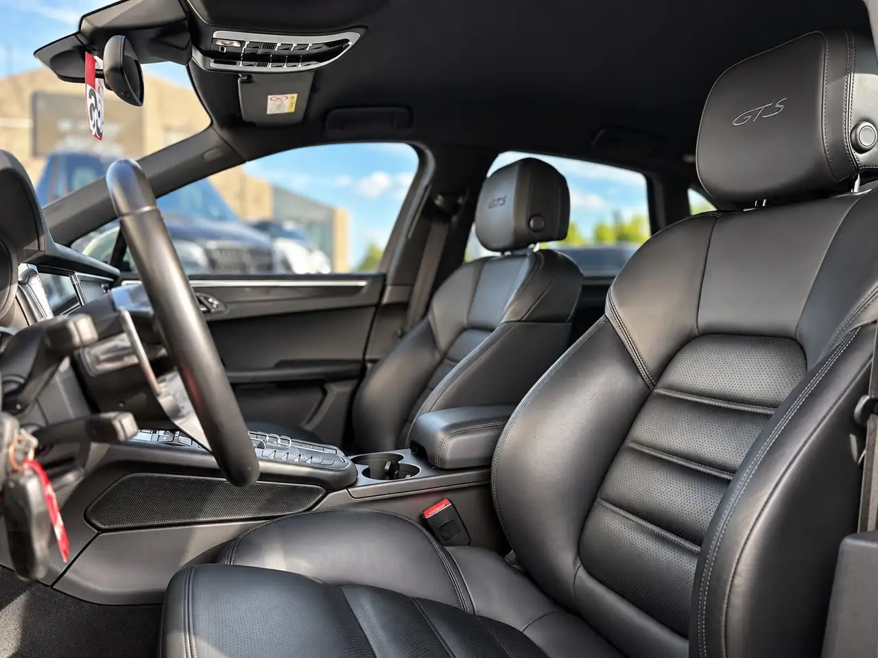 Porsche Macan - 12