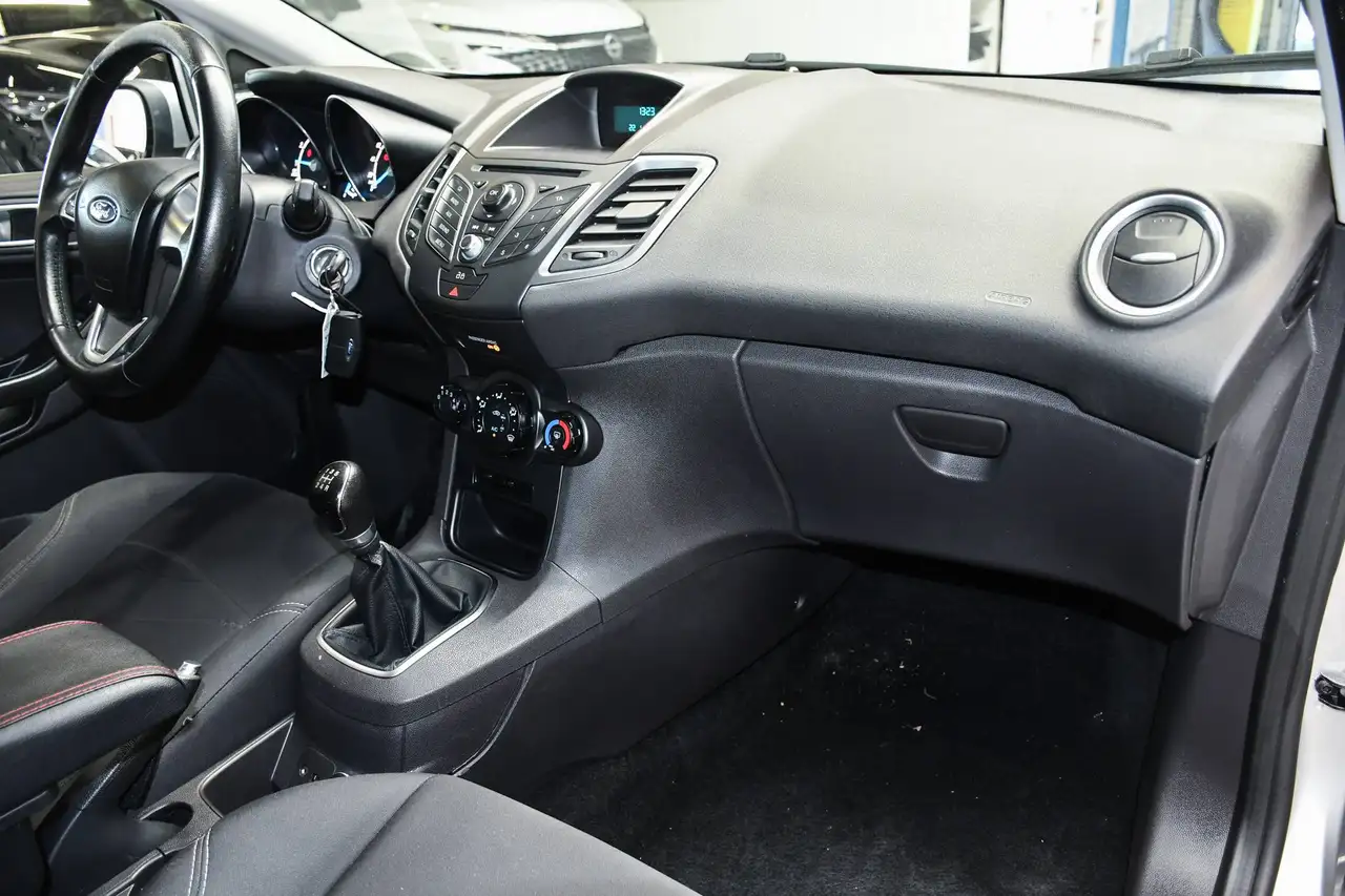 Ford Fiesta - 7