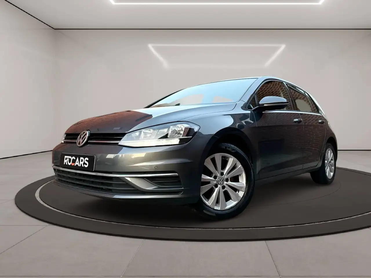 Volkswagen Golf - 1