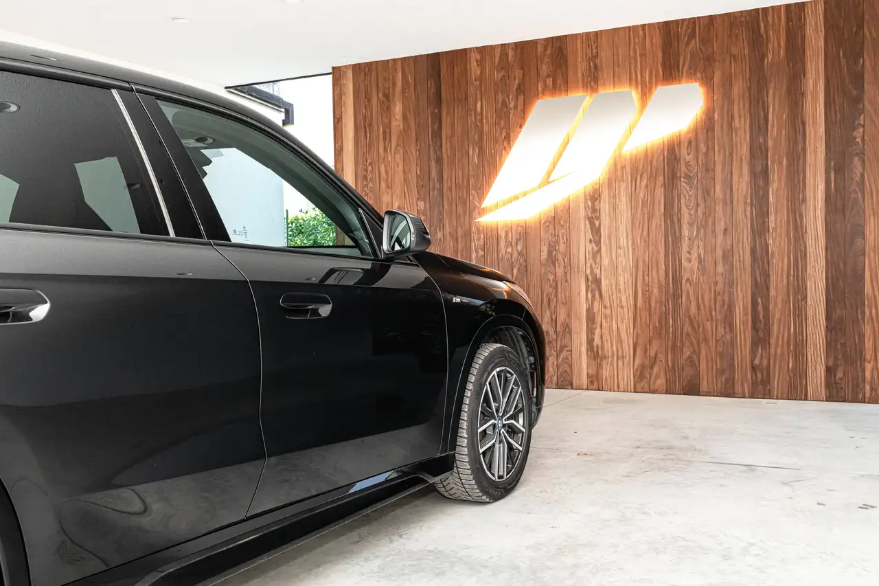 BMW iX1 - 11