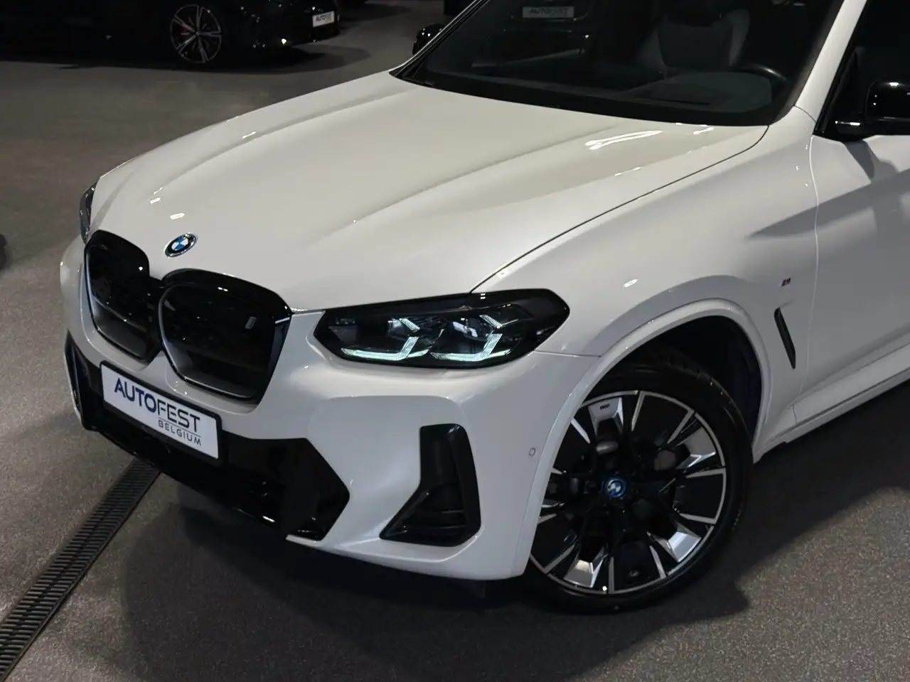 BMW iX3 - 9