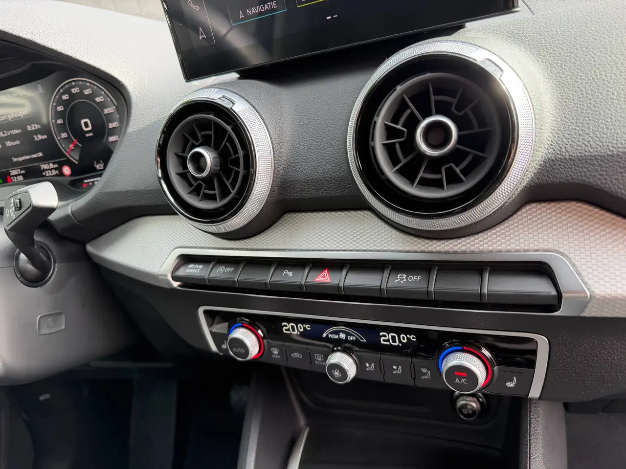 Audi Q2 - 11