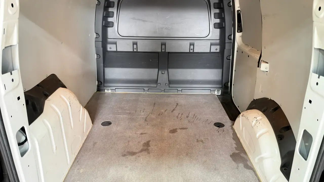 Volkswagen Caddy - 10