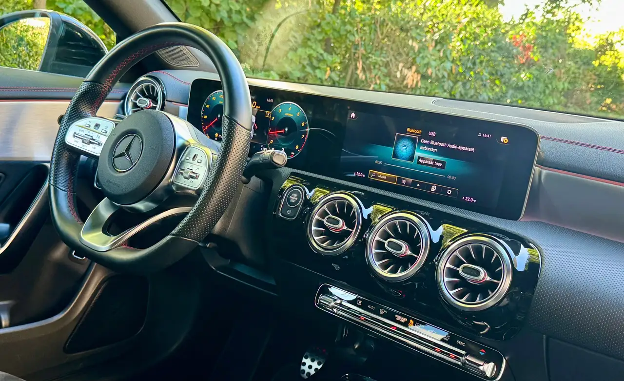 Mercedes-Benz CLA 180 - 11