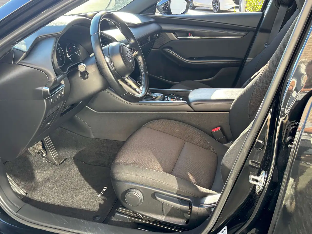 Mazda 3 - 10