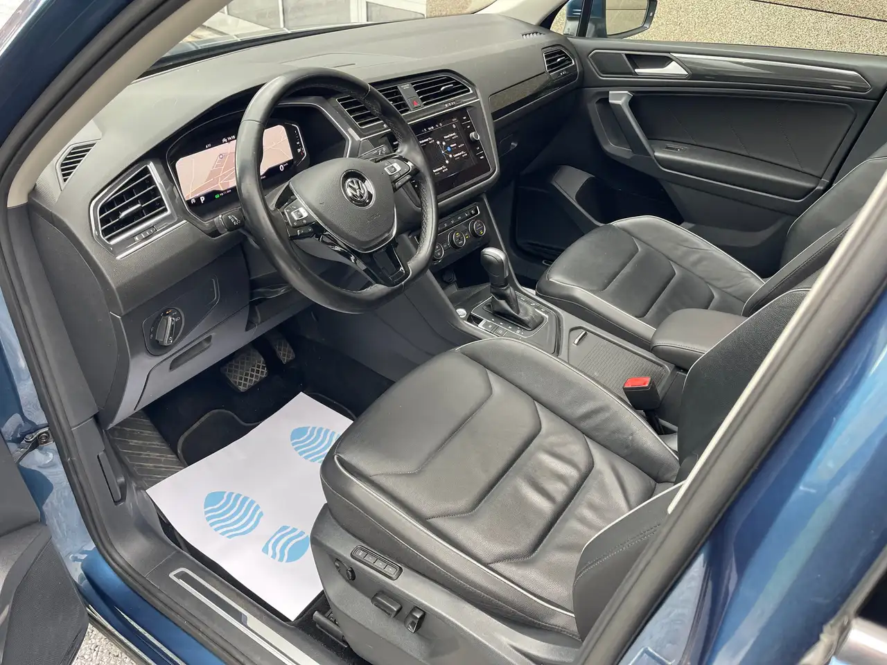 Volkswagen Tiguan - 9