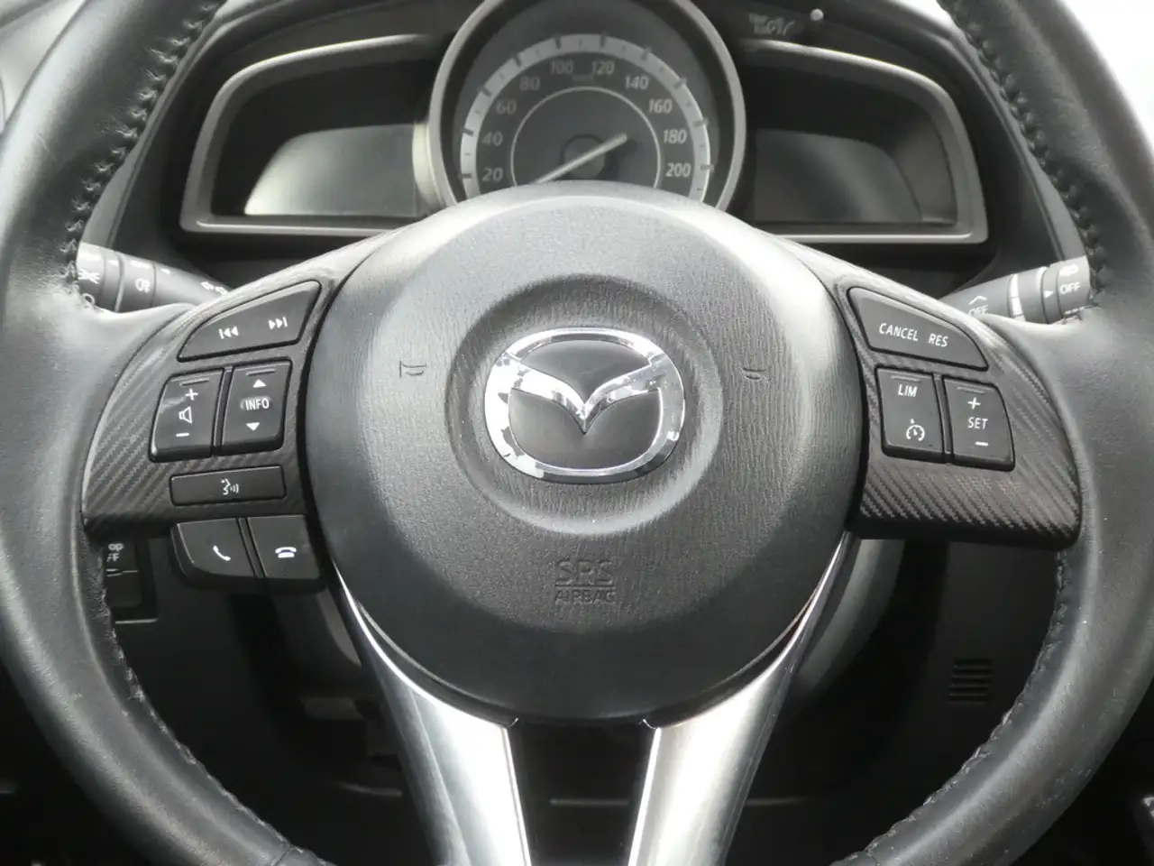 Mazda 2 - 8