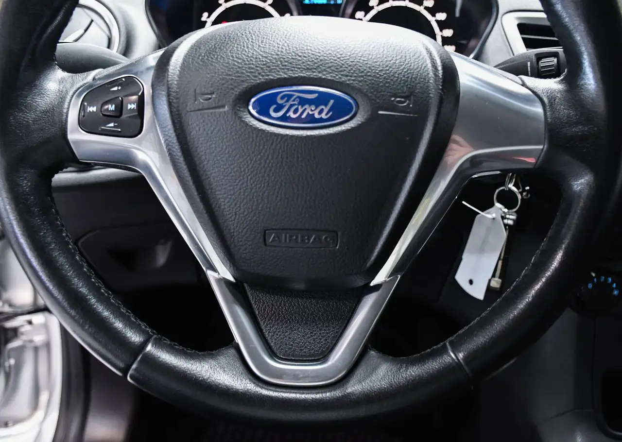 Ford Fiesta - 12
