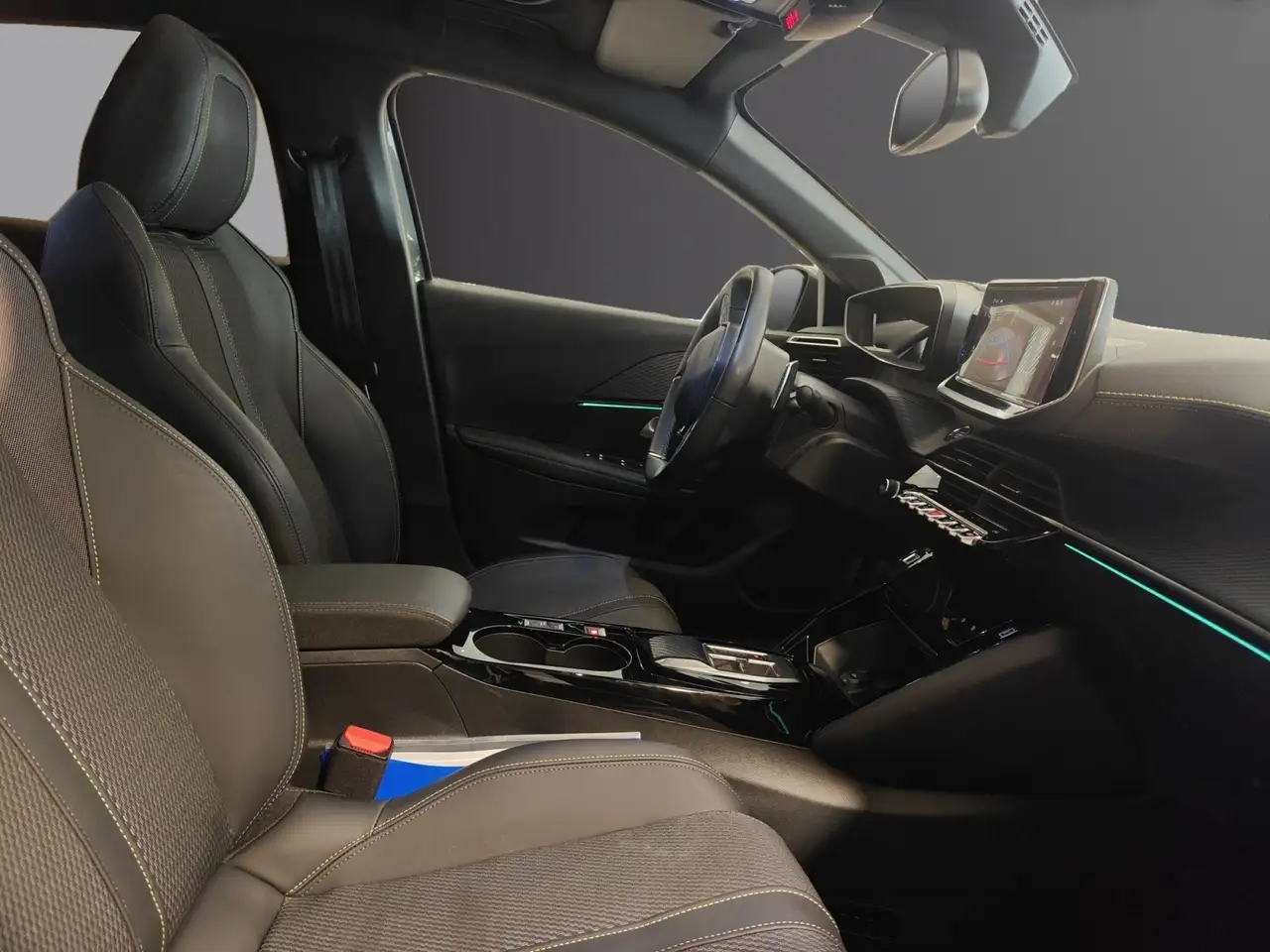 Peugeot 208 - 5