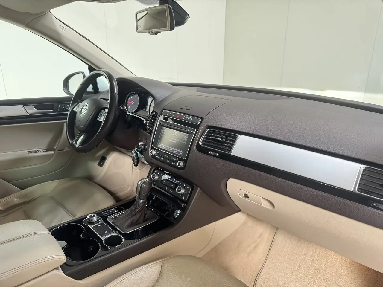 Volkswagen Touareg - 12