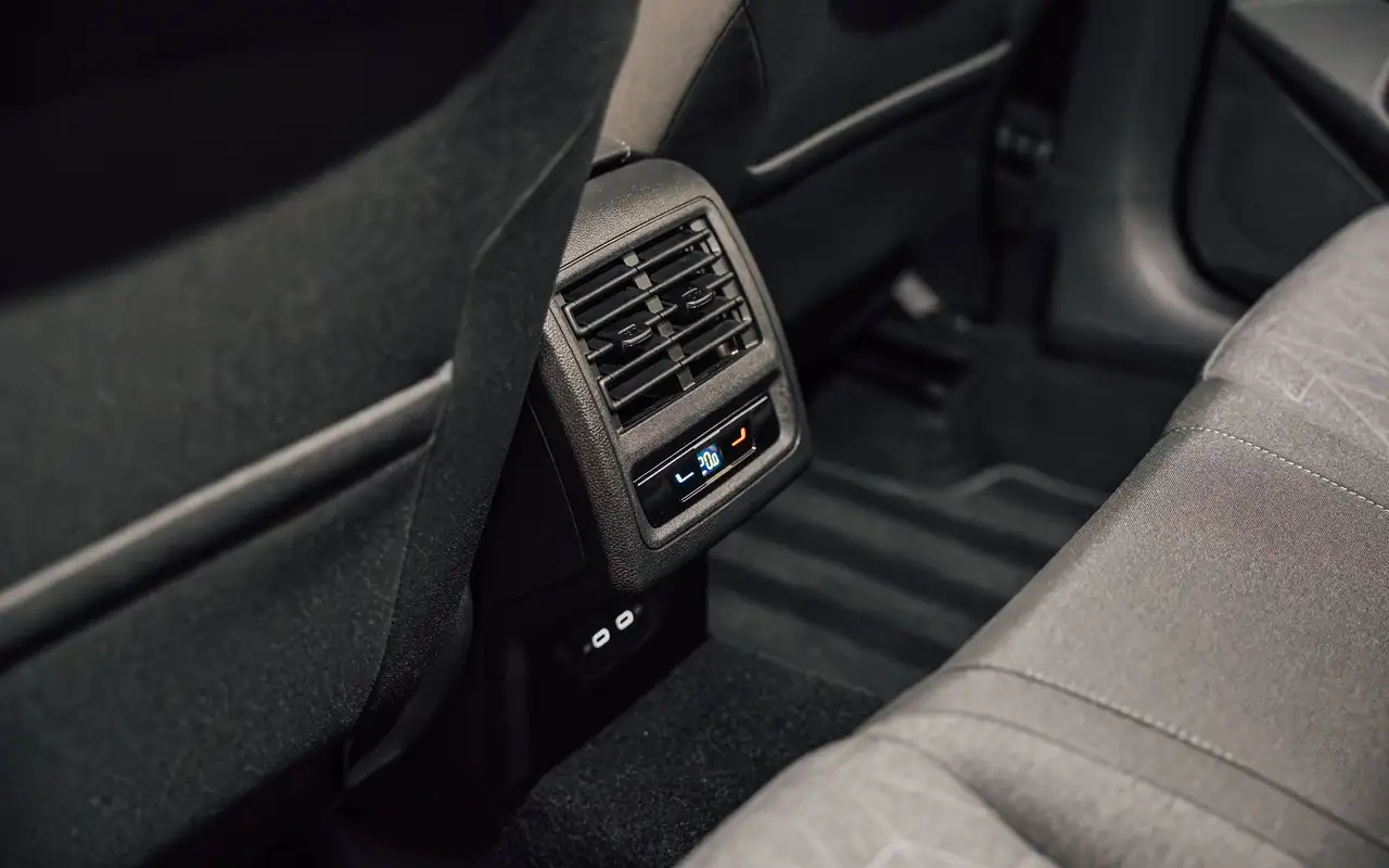 Volkswagen Golf - 9