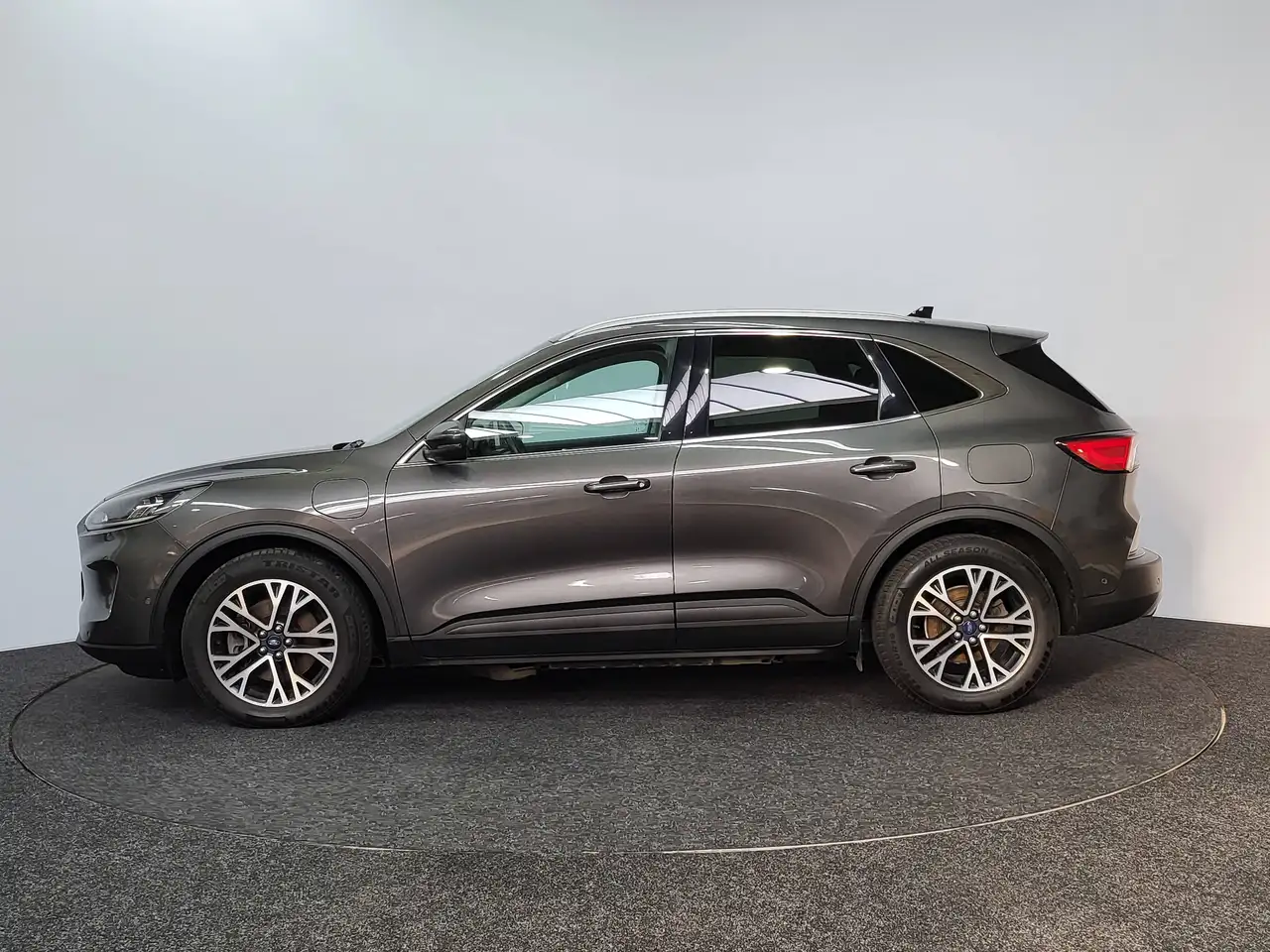 Ford Kuga - 3