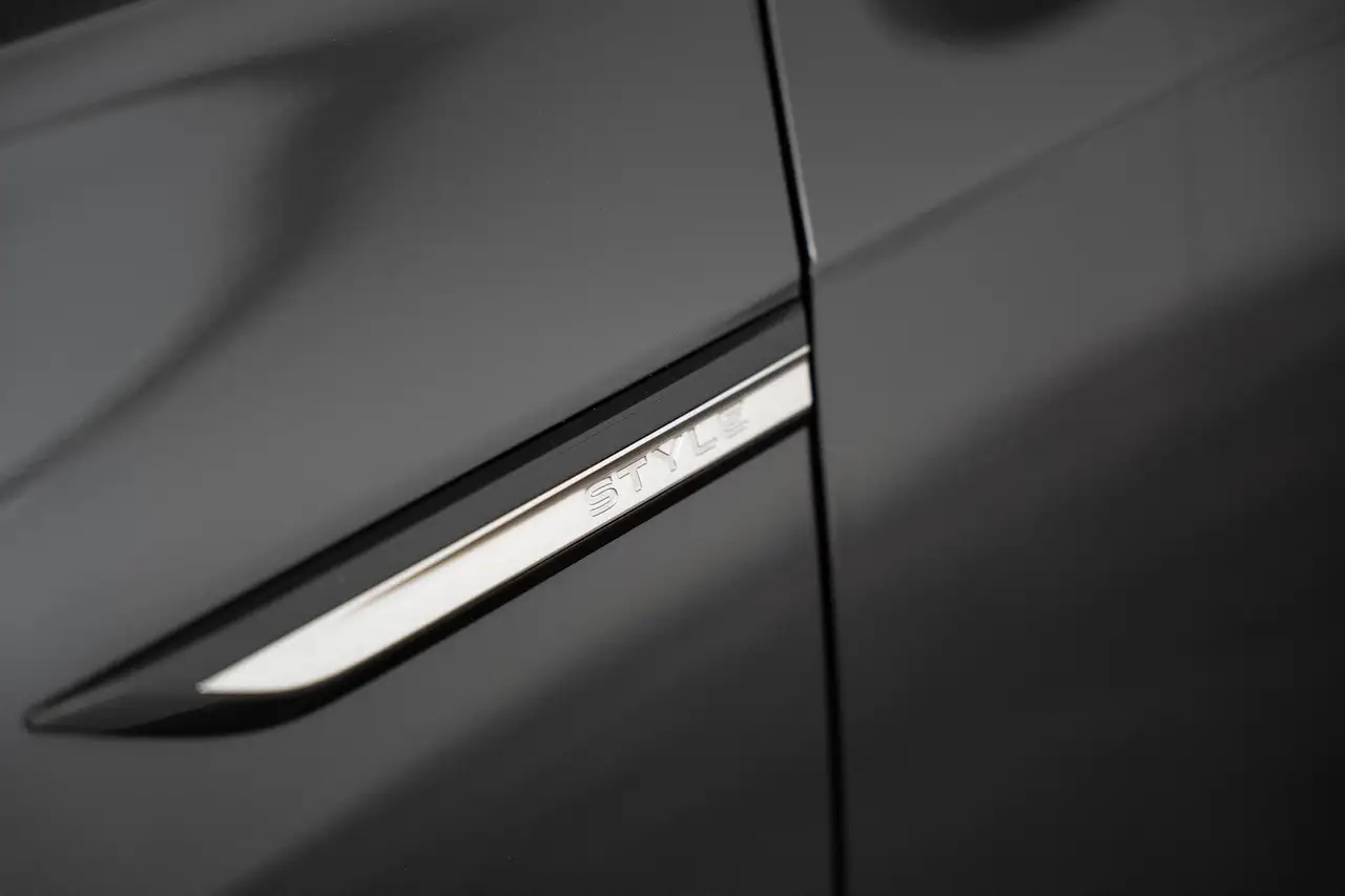 Volkswagen Golf - 6
