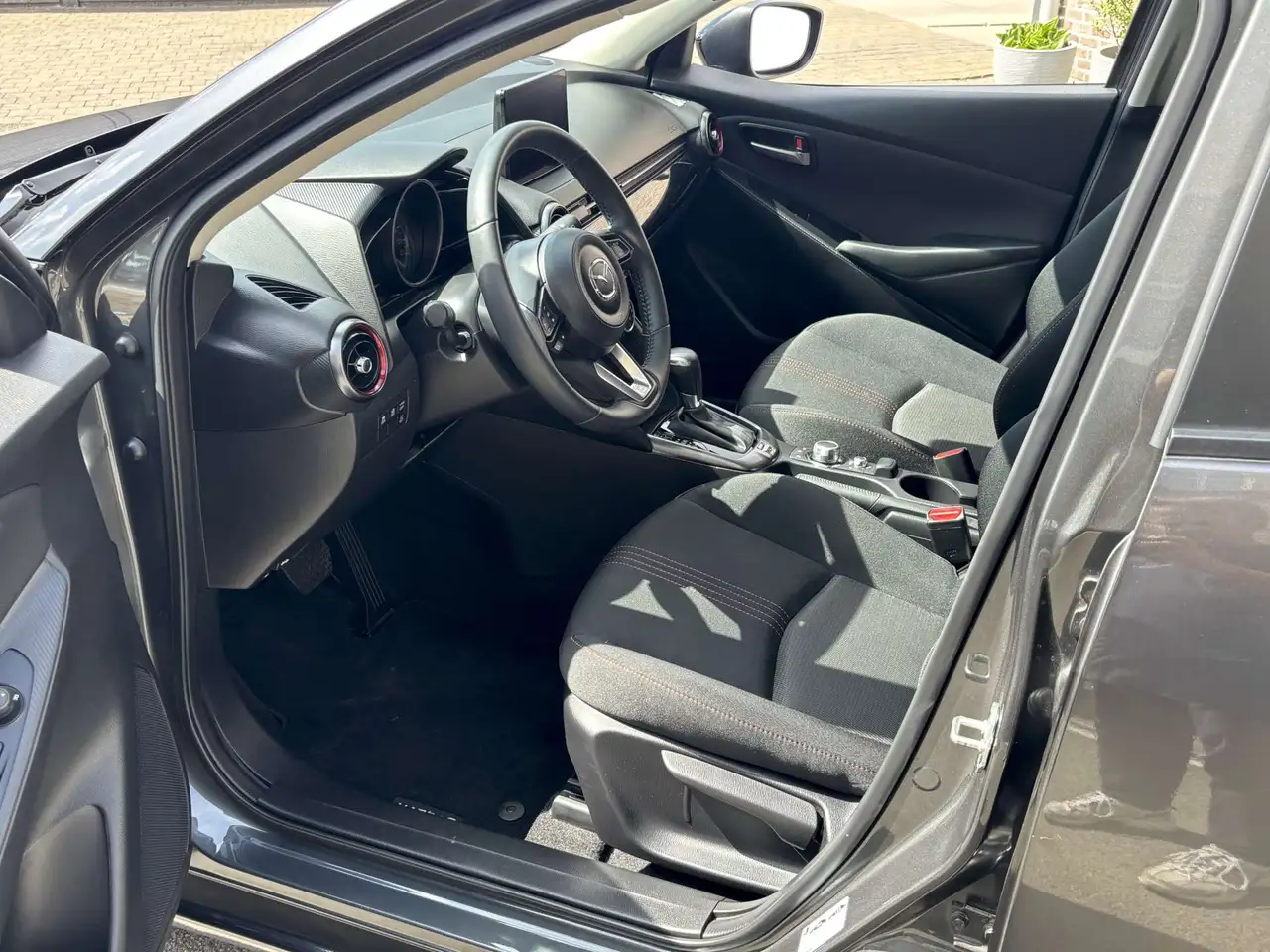 Mazda 2 - 10