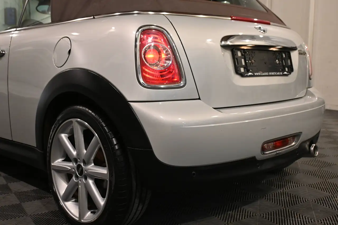 MINI Cooper D Cabrio - 11