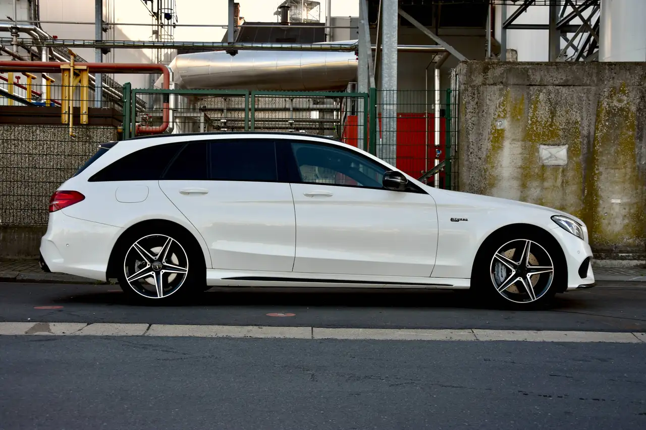 Mercedes-Benz C 43 AMG - 11