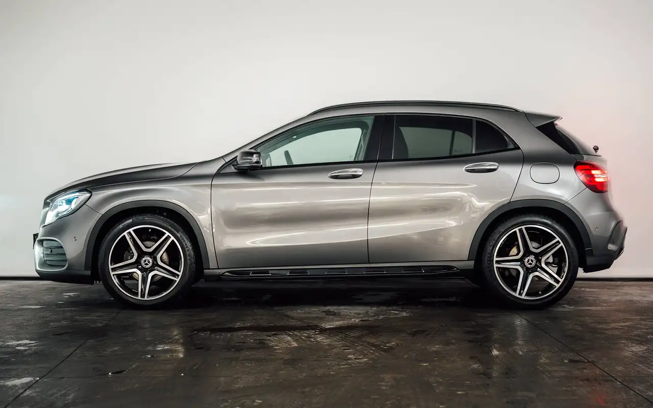 Mercedes-Benz GLA 180 - 2