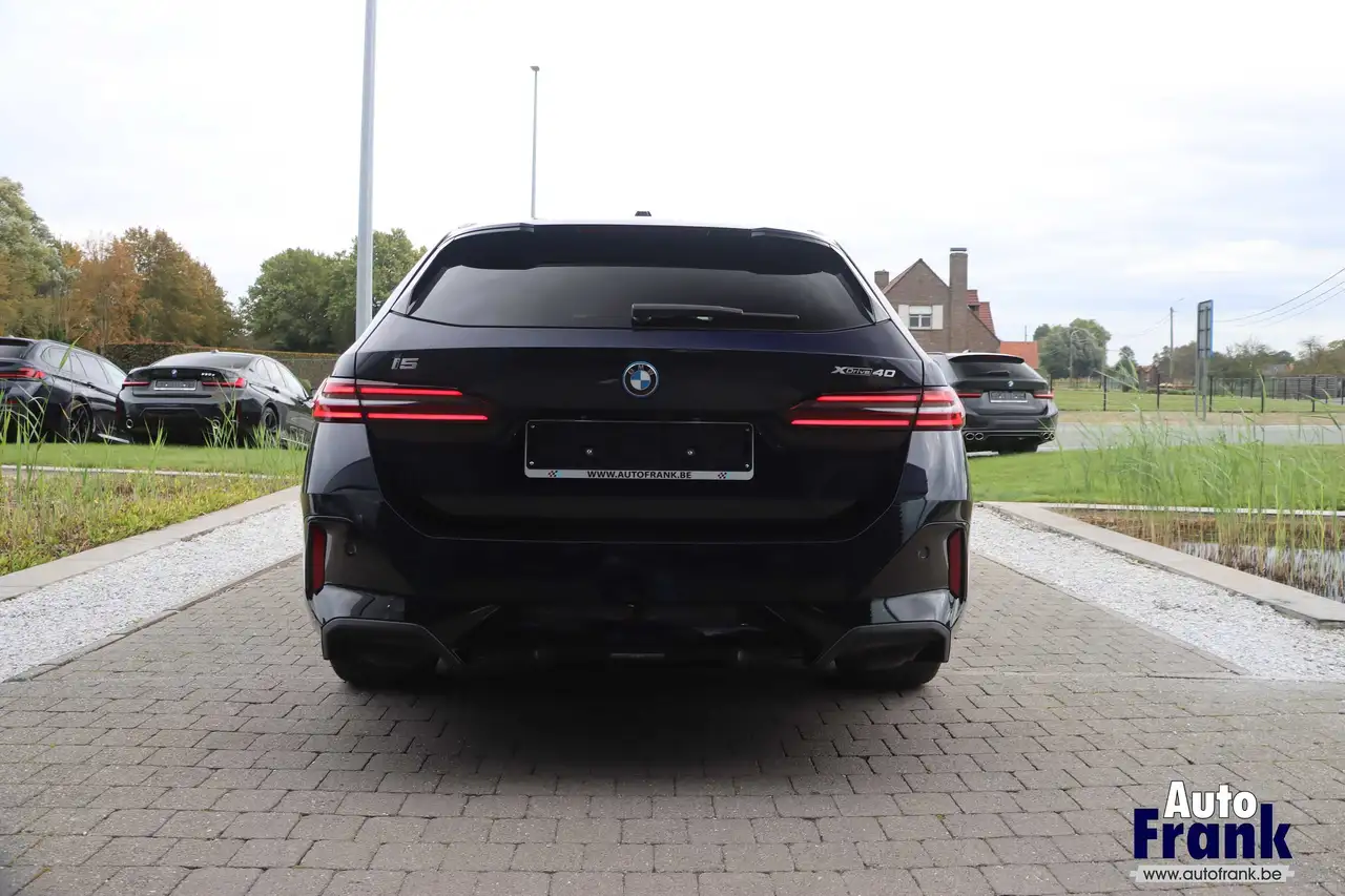 BMW i5 - 6