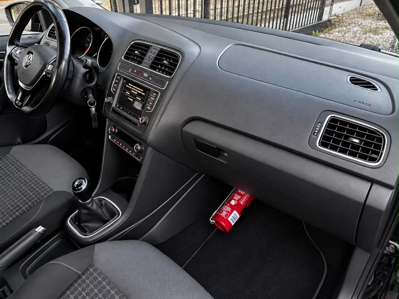 Volkswagen Polo - 12