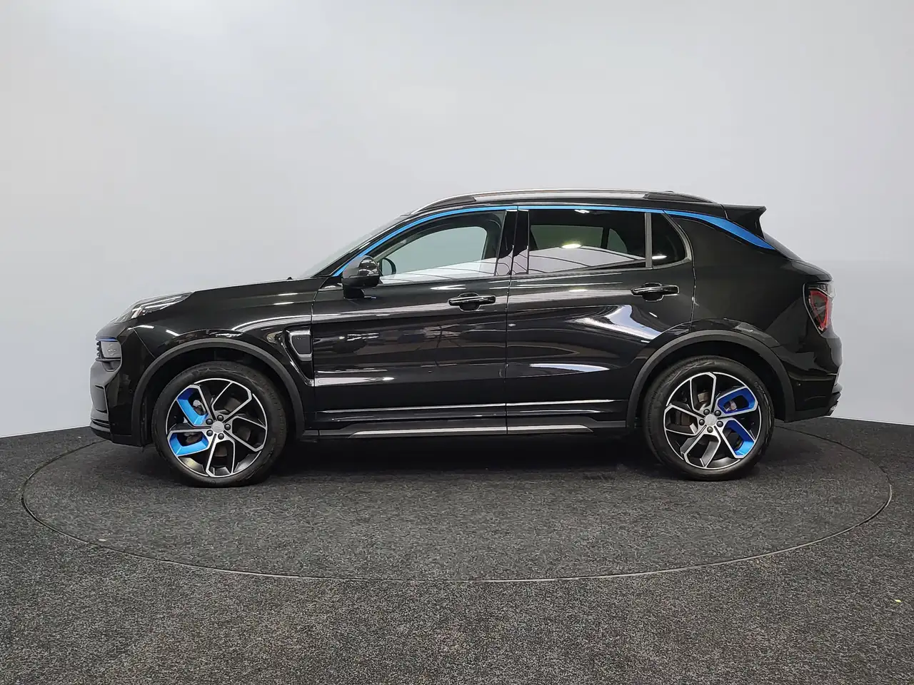 Lynk & Co 01 - 3