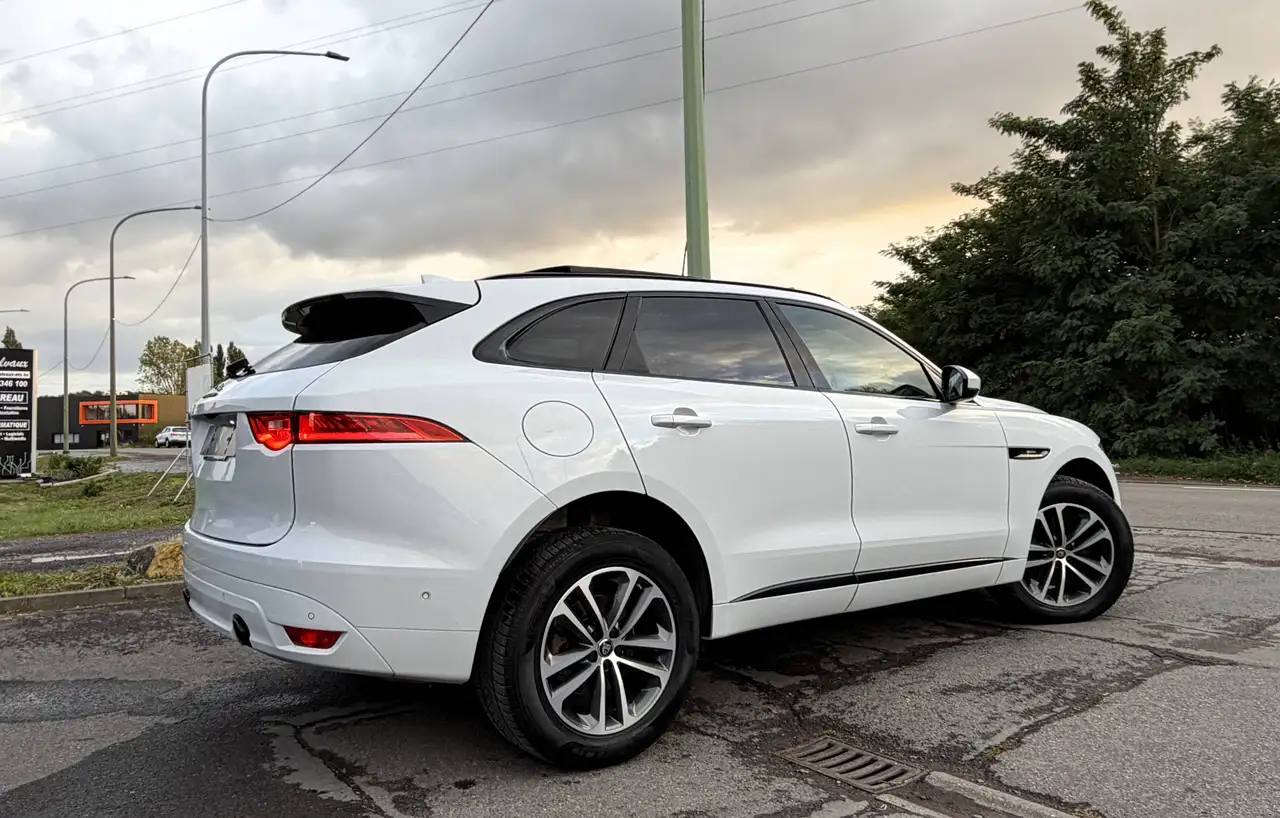 Jaguar F-Pace - 10