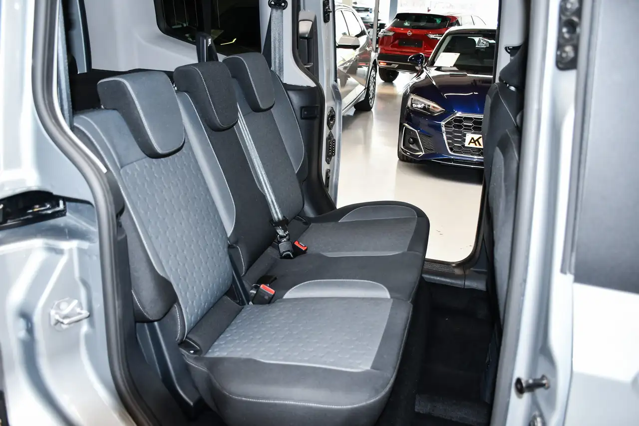 Ford Tourneo Courier - 9