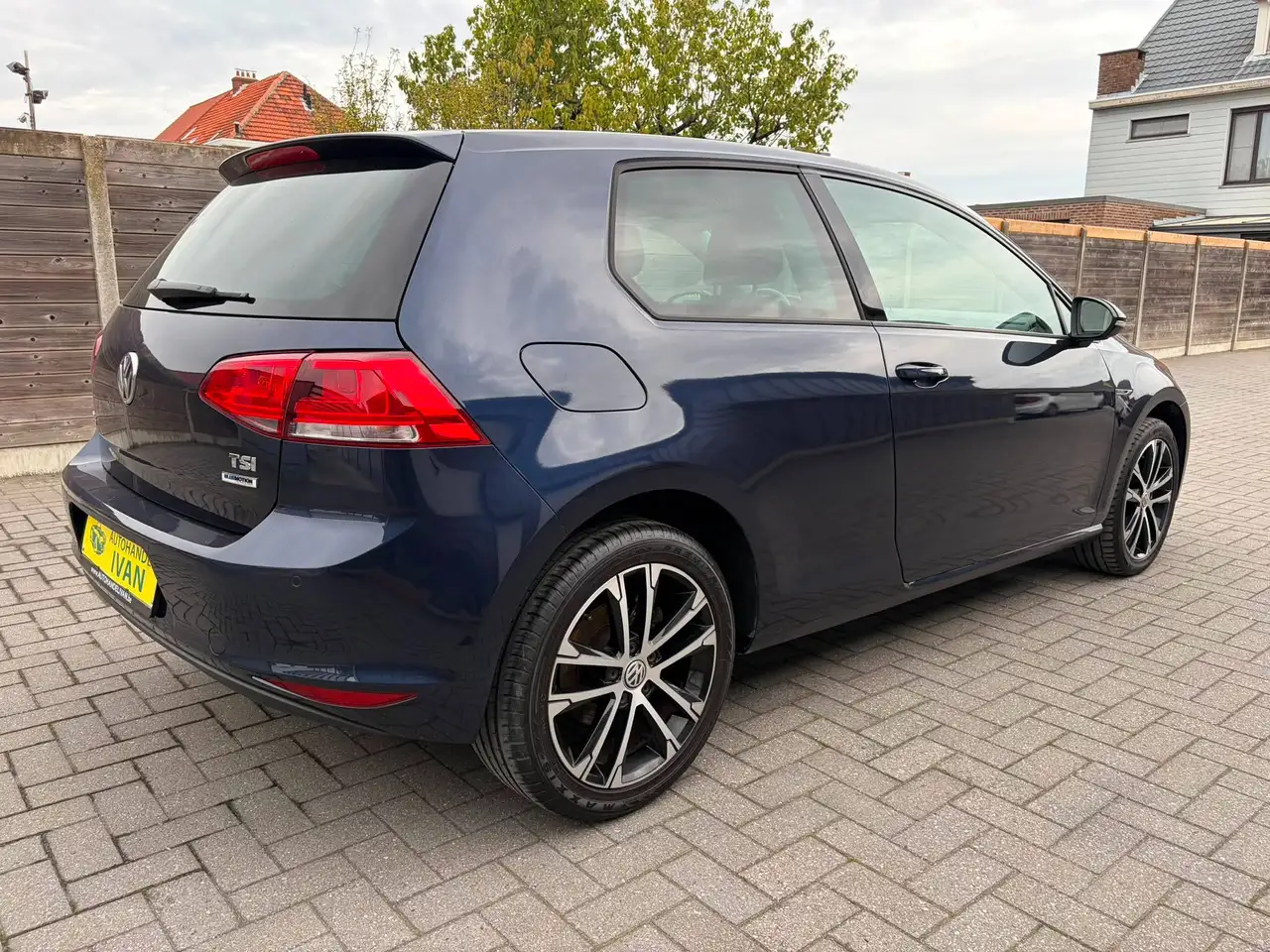 Volkswagen Golf - 6