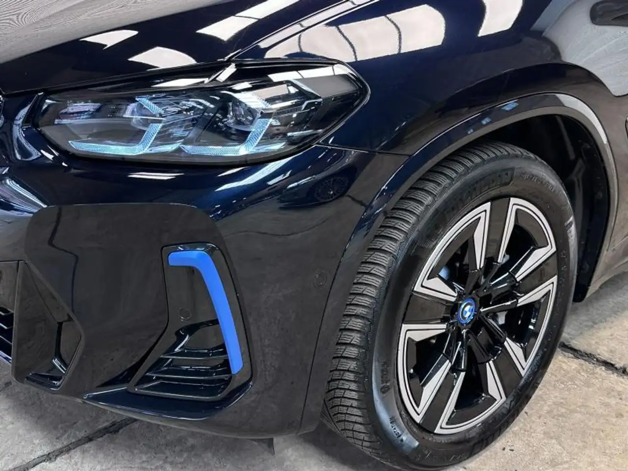BMW iX3 - 9