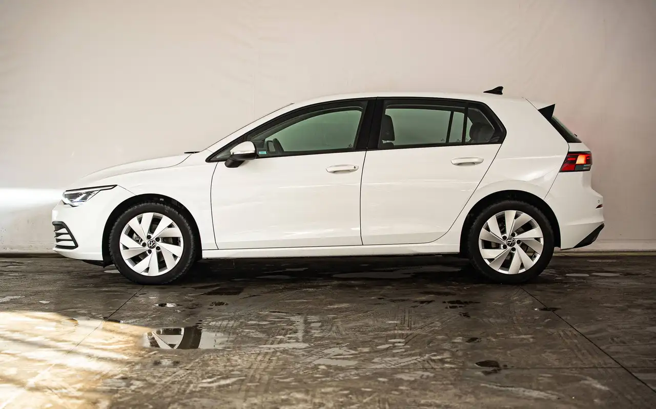 Volkswagen Golf - 2