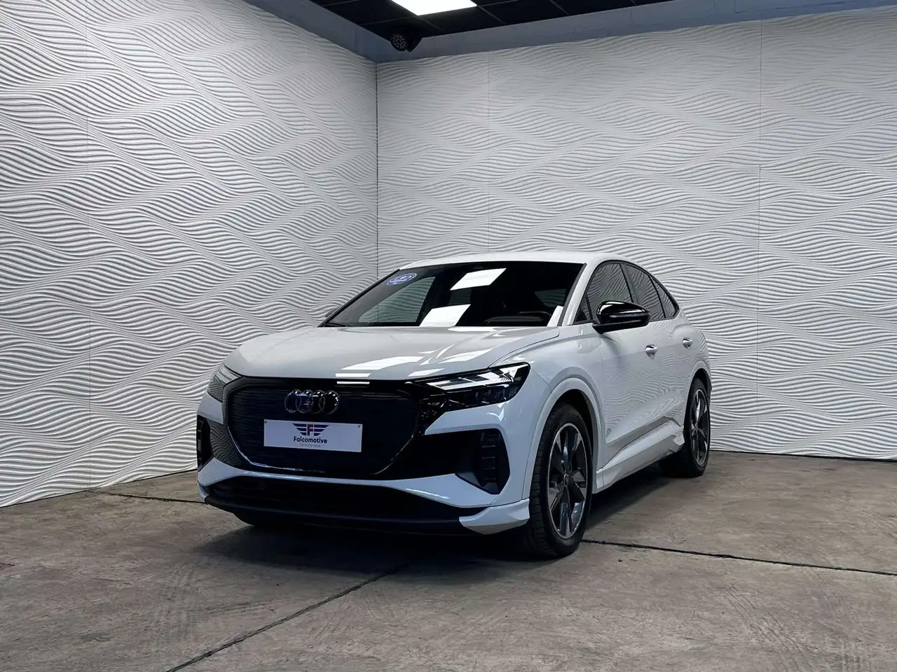 Audi Q4 e-tron - 4