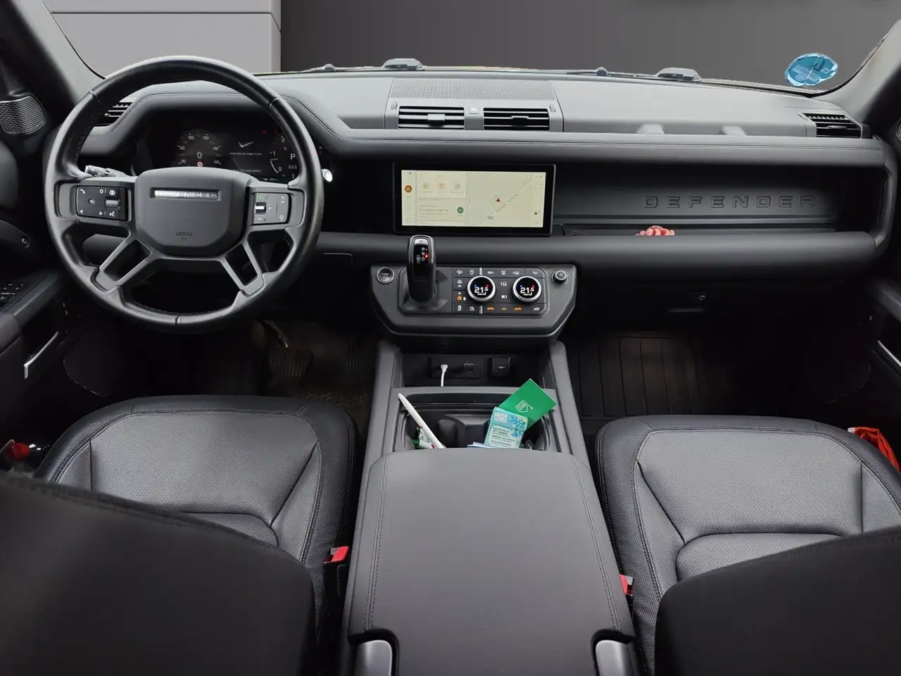 Land Rover Defender - 8