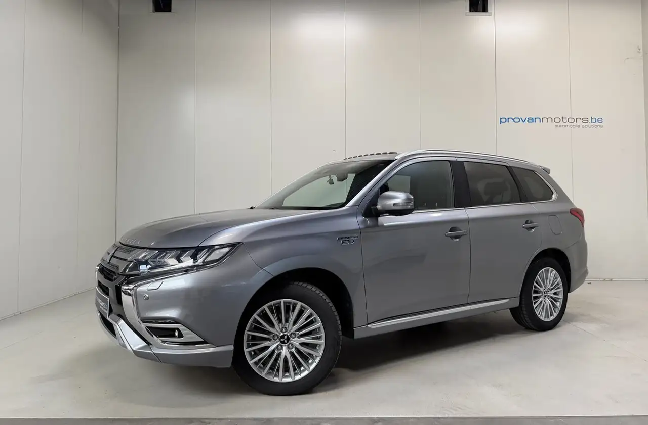 Mitsubishi Outlander - 4