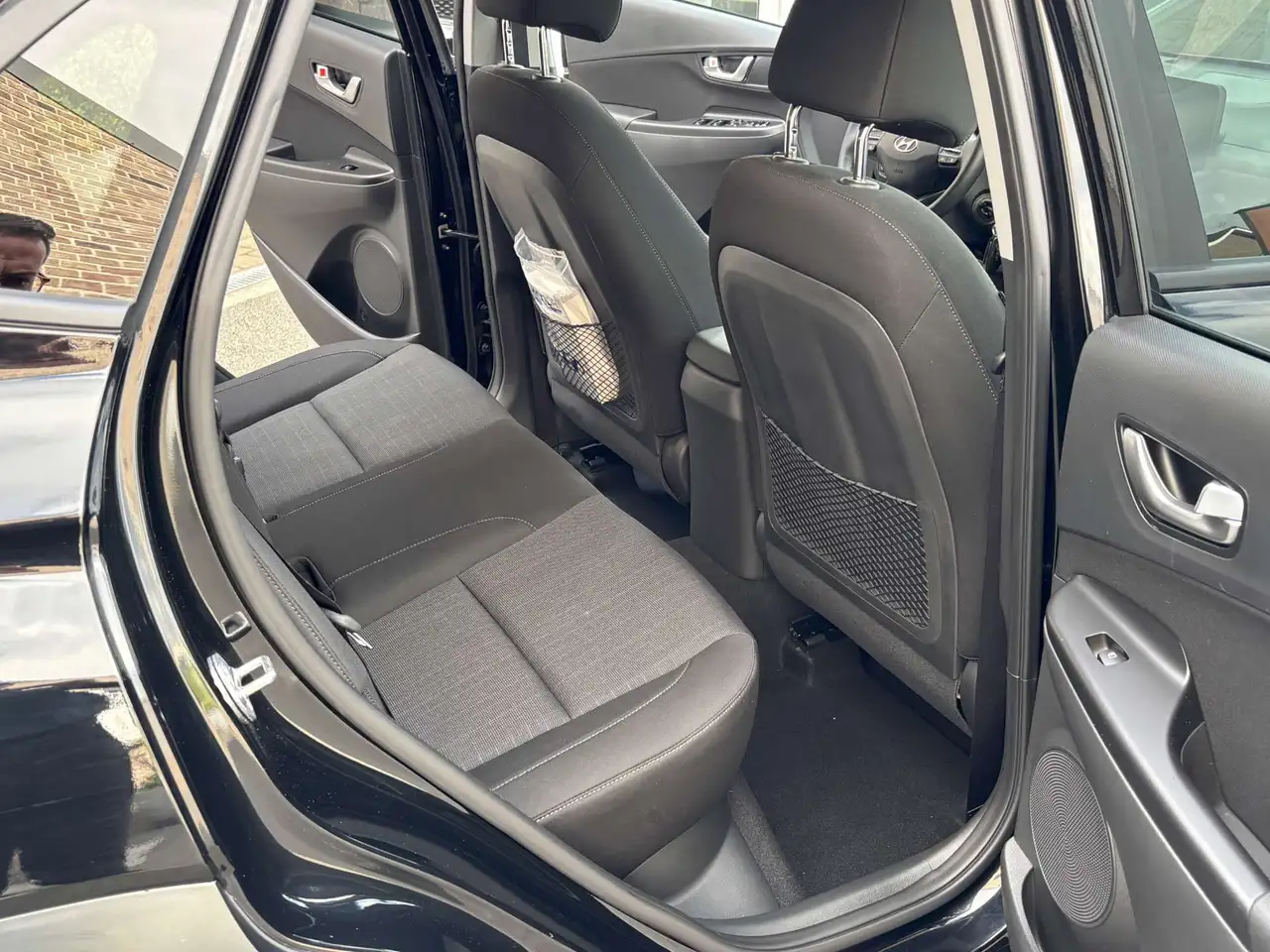 Hyundai KONA - 8