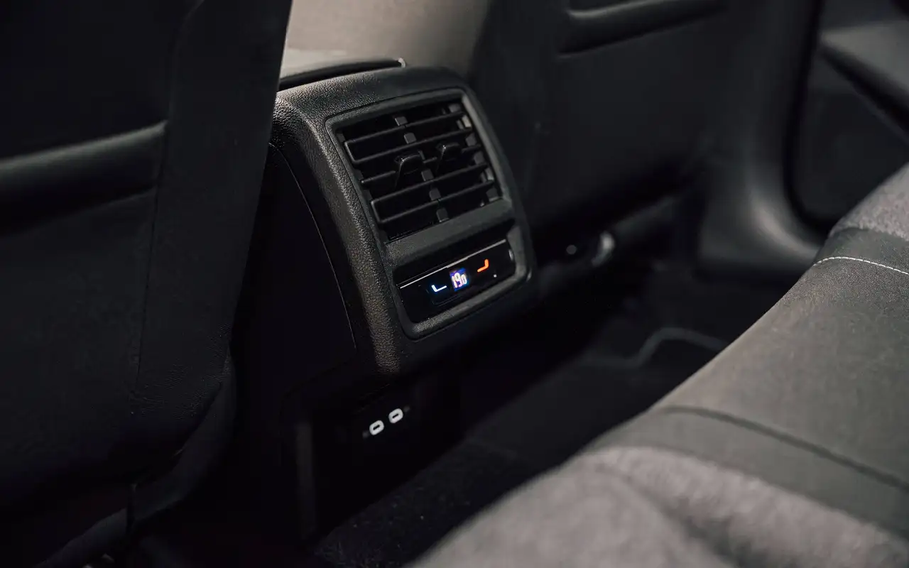 Volkswagen Golf - 9