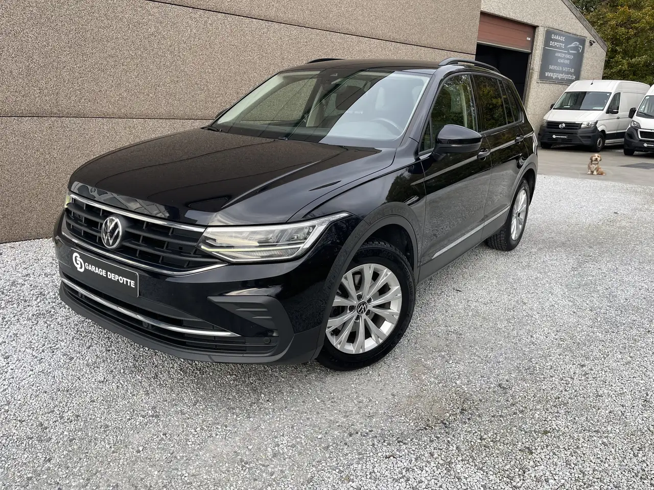 Volkswagen Tiguan - 2