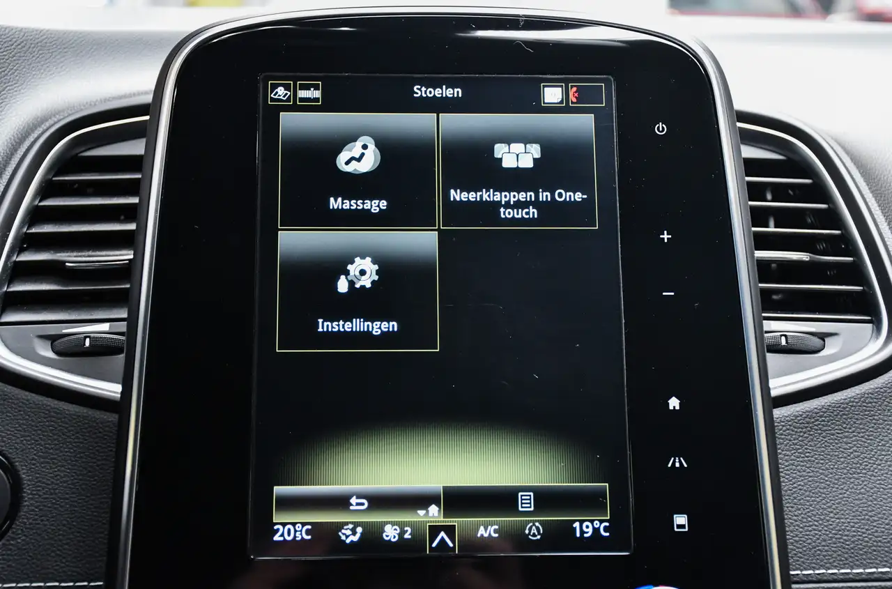 Renault Grand Scenic - 12