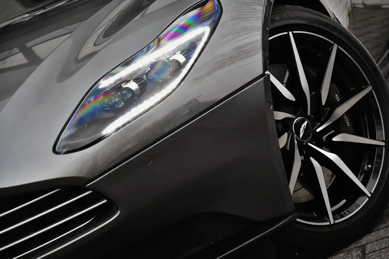 Aston Martin DB11 - 7