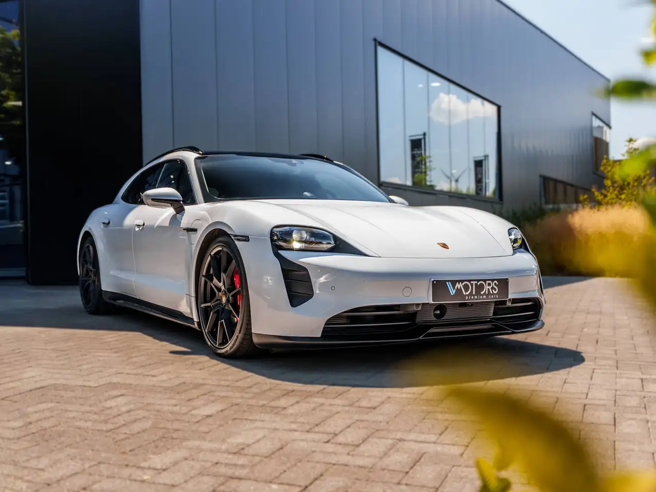 Porsche Taycan - 6
