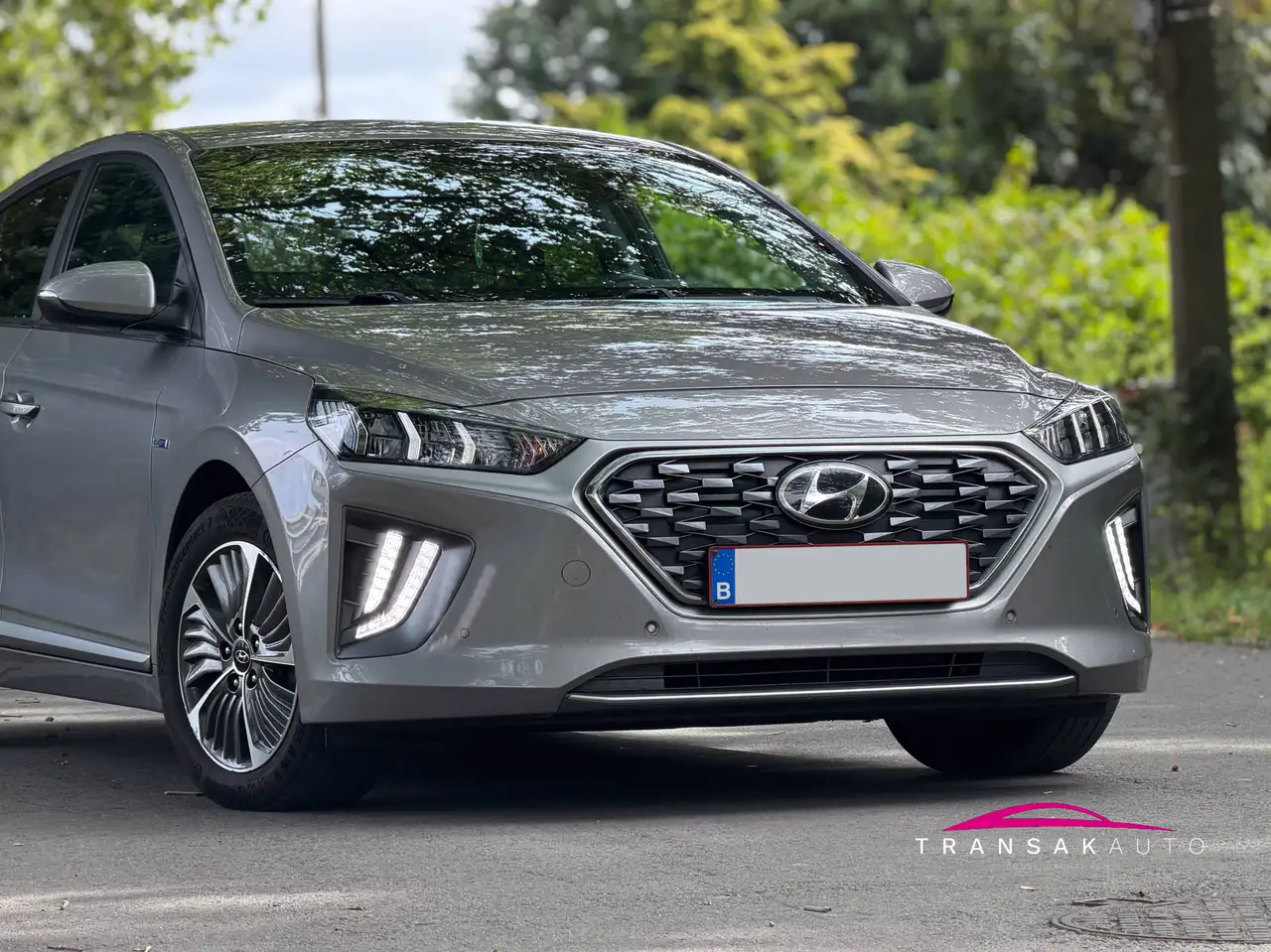 Hyundai IONIQ - 3