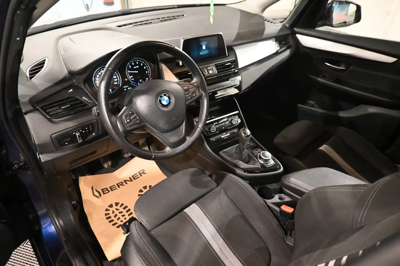 BMW 216 - 12