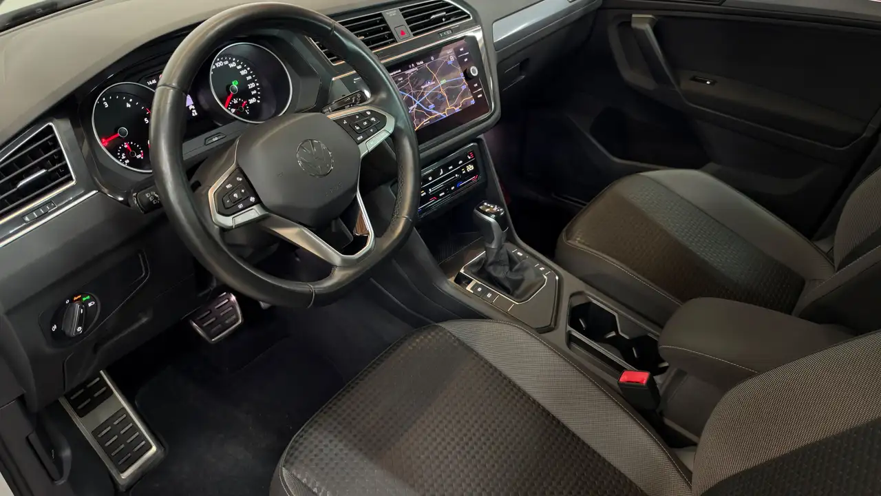 Volkswagen Tiguan - 8