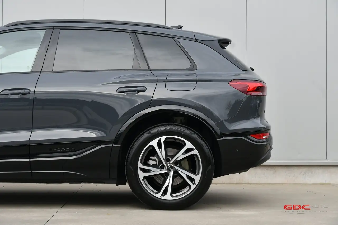 Audi Q6 e-tron - 7