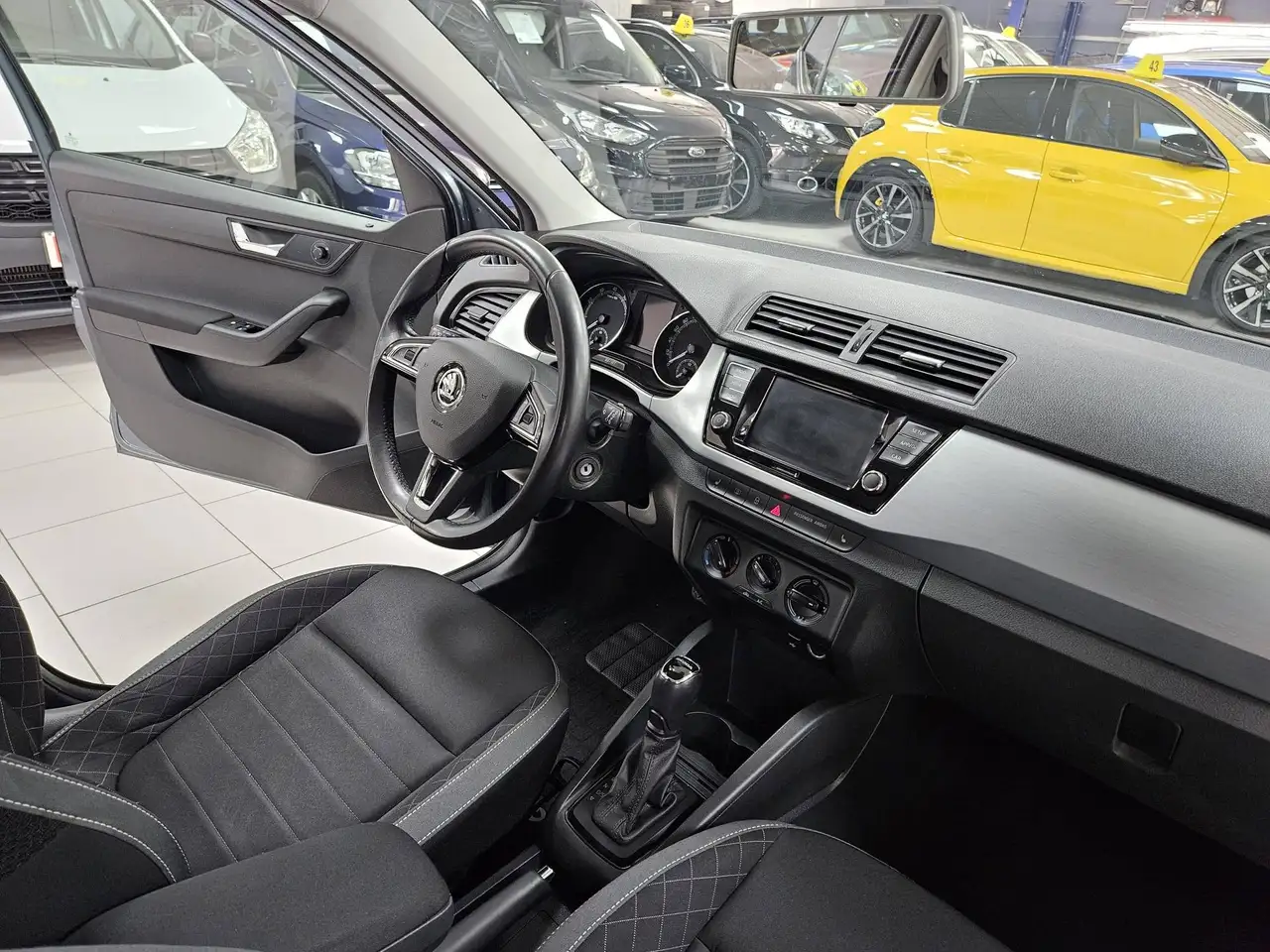 Skoda Fabia - 11